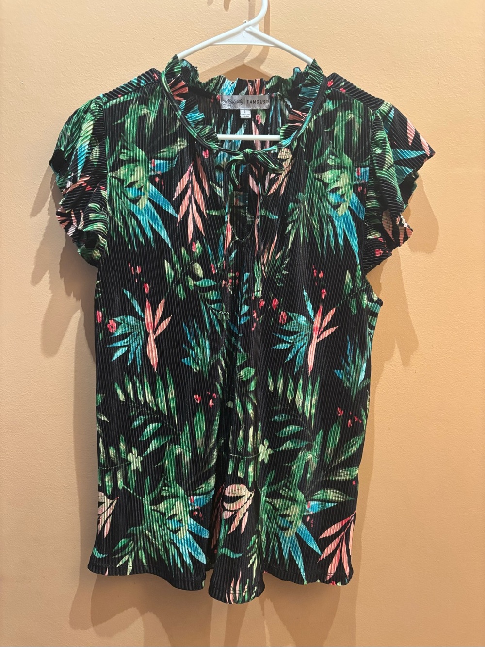 Almost Famous flutter sleeve tropical floral blouse Size Large